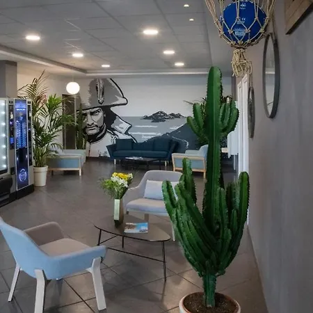 Ibis Budget Hotel 2*